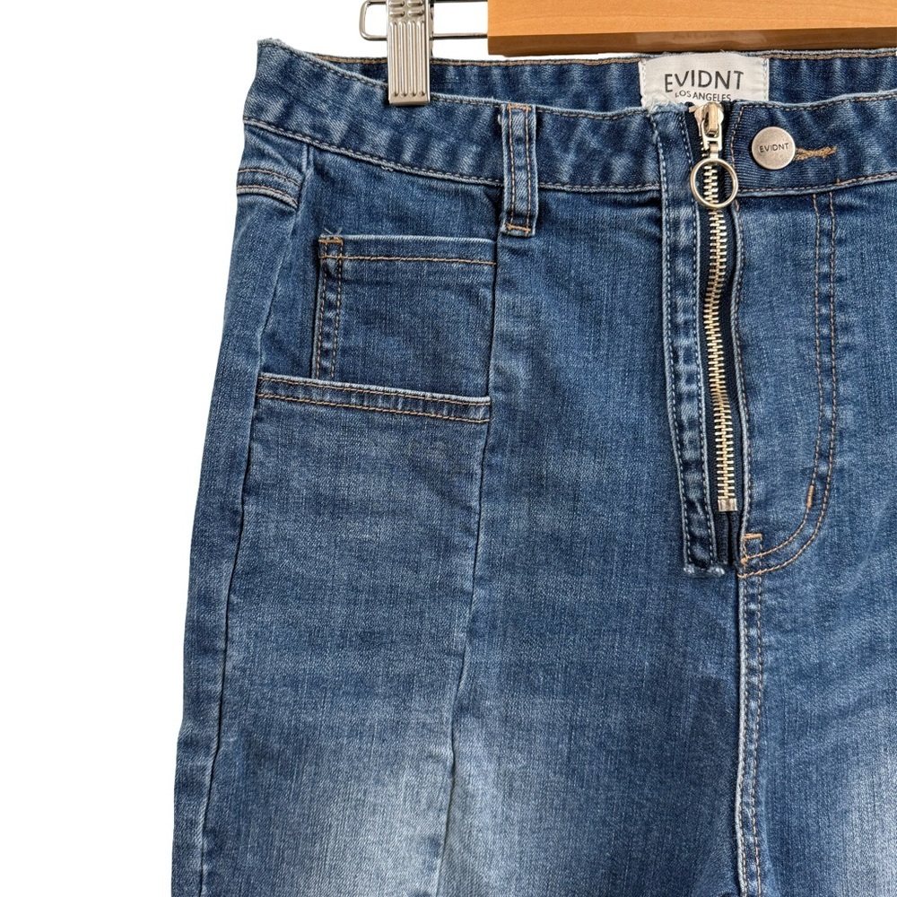 Women's Straight Leg Jeans - Blue - Picture 2 of 9